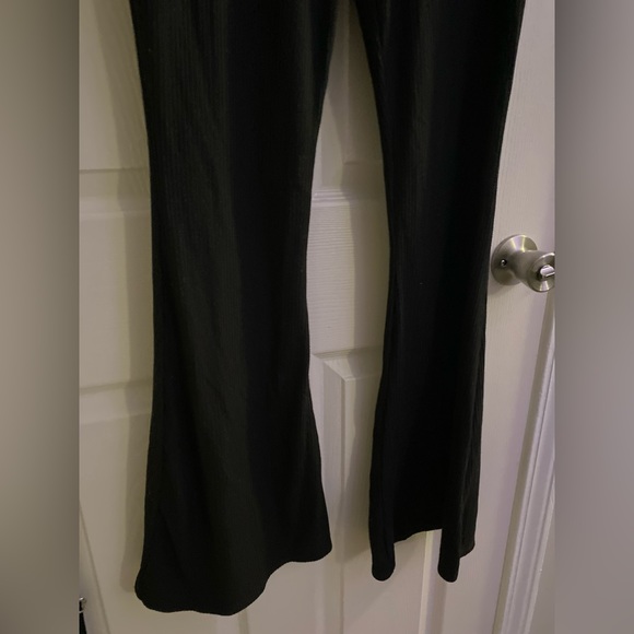 ribbed flare leggings with side cutouts - Picture 4 of 4